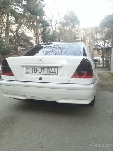 Mercedes C 220 1999, 275,000 km - 2.2 l - Bakı