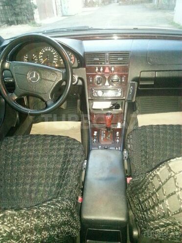 Mercedes C 220 1999, 275,000 km - 2.2 l - Bakı