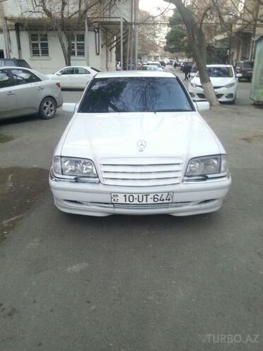 Mercedes C 220 1999, 275,000 km - 2.2 l - Bakı