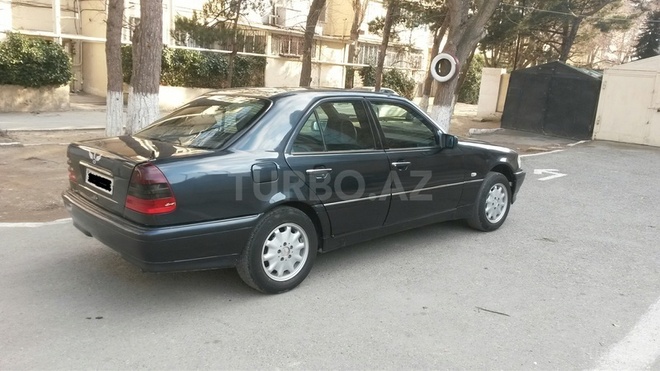 Mercedes C 220 1997, 198,000 km - 2.2 l - Bakı