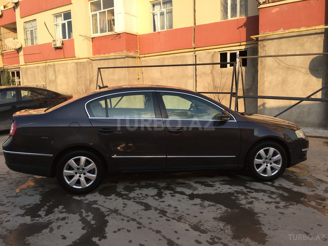 Volkswagen Passat 2006, 285,253 km - 2.0 l - Bakı
