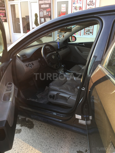 Volkswagen Passat 2006, 285,253 km - 2.0 l - Bakı