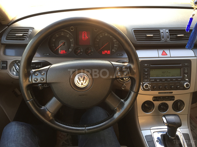 Volkswagen Passat 2006, 285,253 km - 2.0 l - Bakı