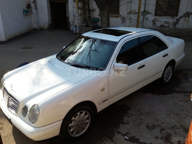 Mercedes E 220 1998, 350,000 km - 2.2 l - Bakı