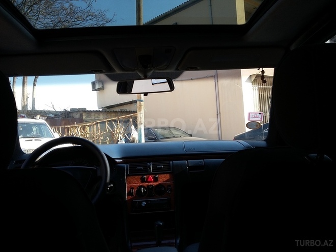 Mercedes E 220 1998, 350,000 km - 2.2 l - Bakı