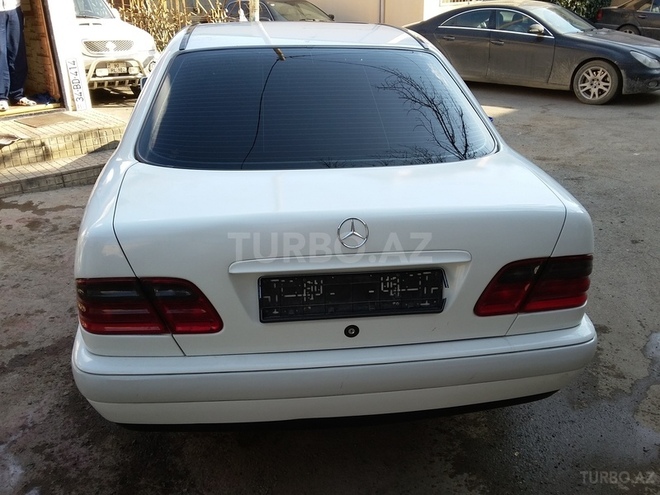 Mercedes E 220 1998, 350,000 km - 2.2 l - Bakı