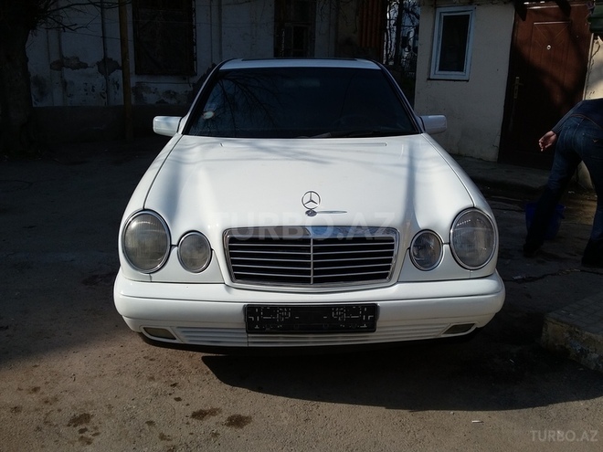 Mercedes E 220 1998, 350,000 km - 2.2 l - Bakı