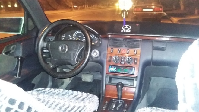 Mercedes E 200 1996, 240,144 km - 2.0 l - Sumqayıt