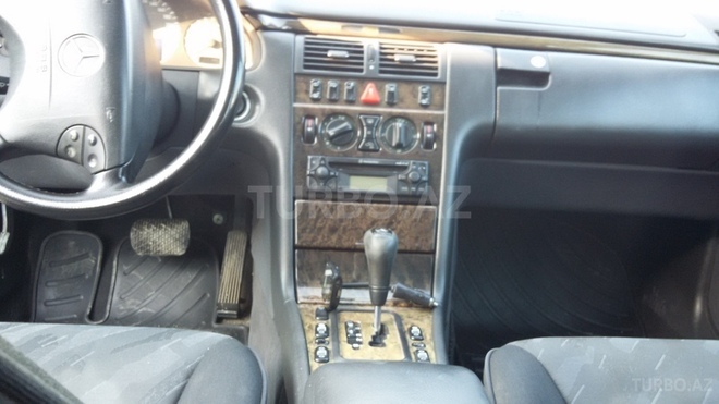 Mercedes E 240 2000, 187,000 km - 2.4 л - Sumqayıt