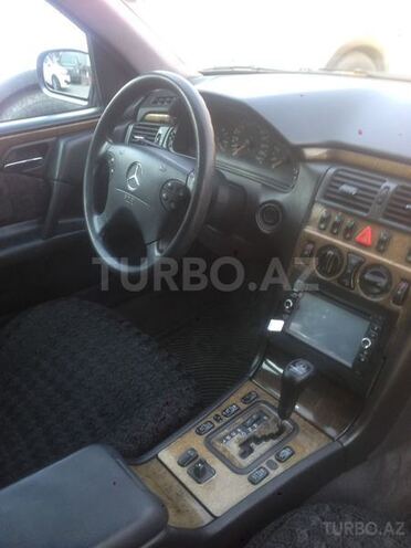 Mercedes E 240 1998, 234,000 km - 2.4 л - Bakı