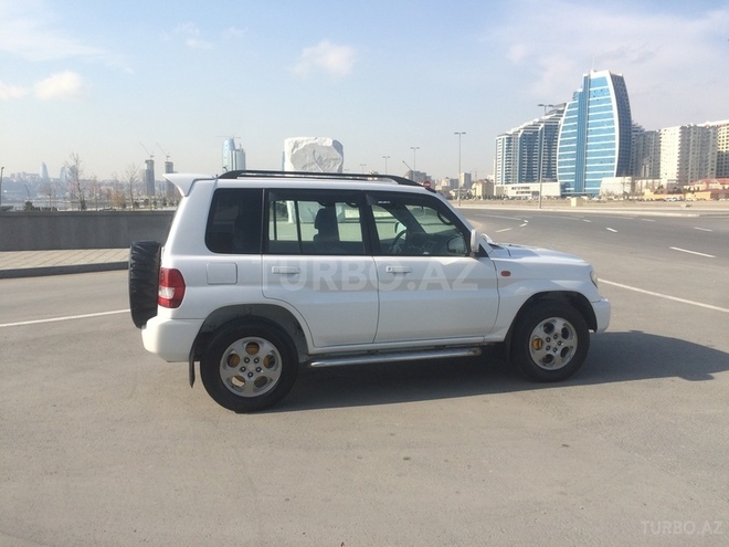 Mitsubishi Pajero io 2002, 139,717 km - 2.0 l - Bakı
