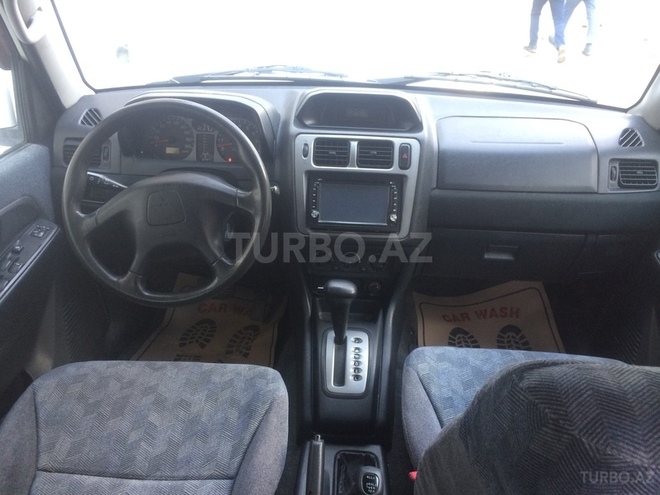 Mitsubishi Pajero io 2002, 139,717 km - 2.0 l - Bakı