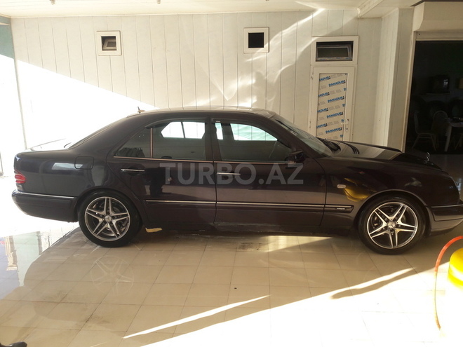 Mercedes E 230 1996, 220,000 km - 2.3 l - Bakı