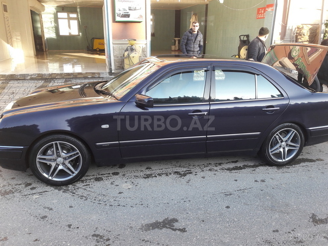 Mercedes E 230 1996, 220,000 km - 2.3 l - Bakı