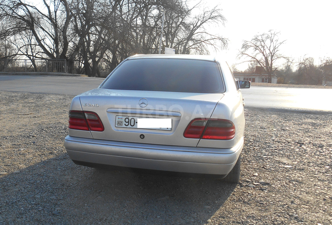 Mercedes E 240 1997, 280,000 km - 2.4 l - Neftçala