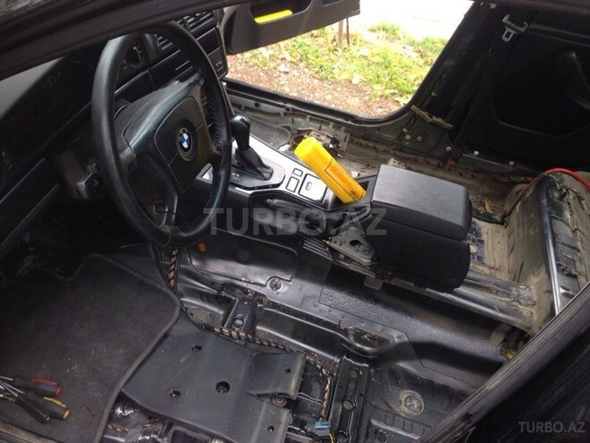 BMW 528 1997, 365,000 km - 2.8 l - Bakı