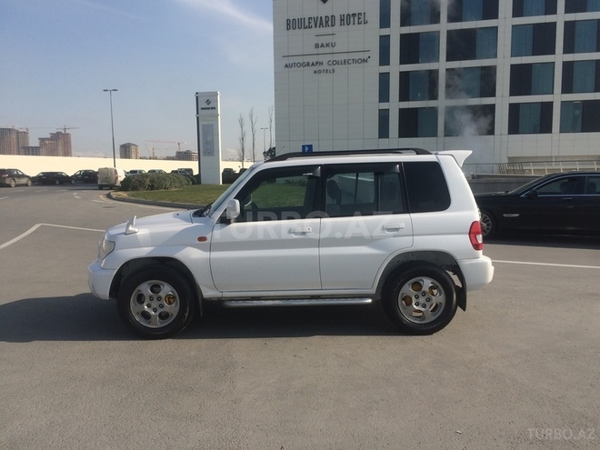 Mitsubishi Pajero io 2002, 139,715 km - 2.0 l - Bakı