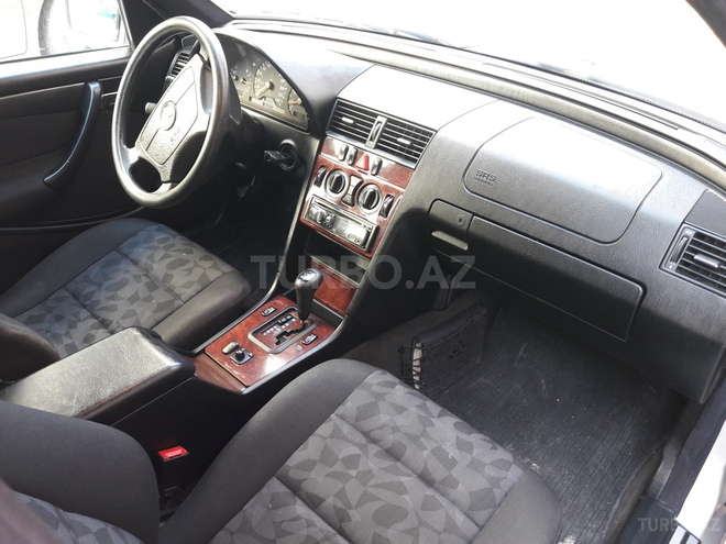 Mercedes C 180 1999, 201,000 km - 1.8 l - Xırdalan