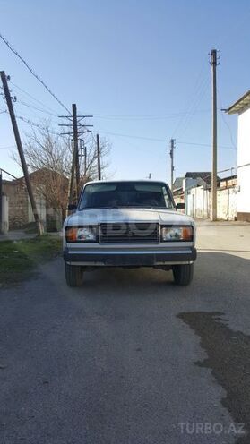LADA (VAZ) 2107 2004, 72,000 km - 1.6 l - Ucar