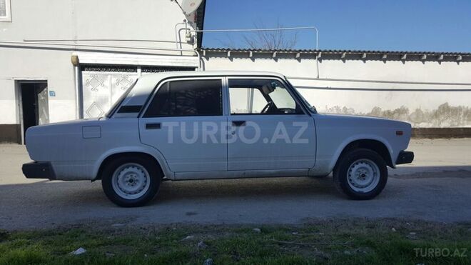 LADA (VAZ) 2107 2004, 72,000 km - 1.6 l - Ucar