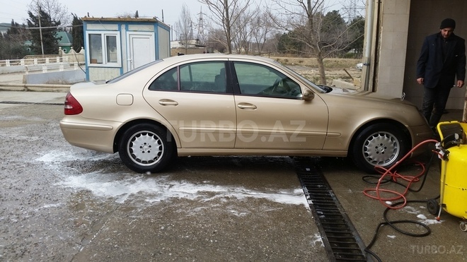 Mercedes E 220 2005, 438,000 km - 2.2 l - Sumqayıt