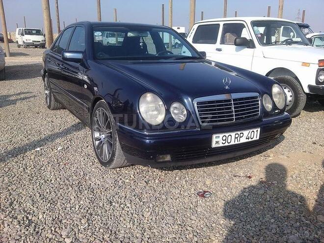 Mercedes E 240 1998, 245,600 km - 2.4 л - Naftalan