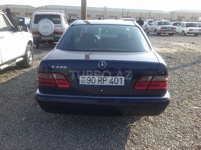 Mercedes E 240 1998, 245,600 km - 2.4 л - Naftalan