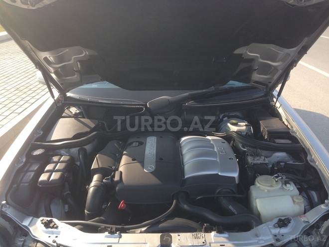 Mercedes E 220 2001, 217,872 km - 2.2 l - Bakı