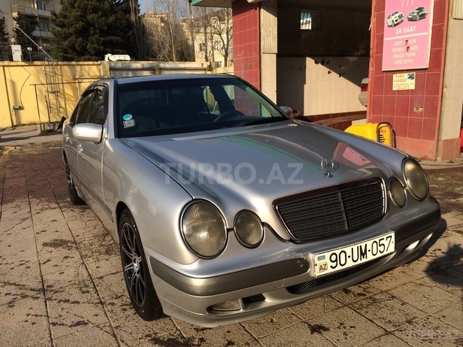 Mercedes E 220 1999, 269,000 km - 2.2 l - Bakı