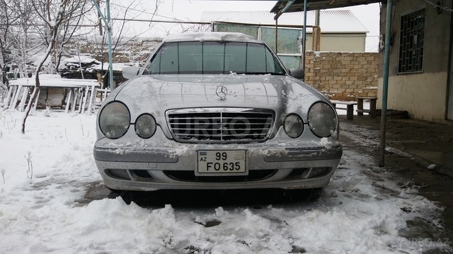 Mercedes E 240 2001, 159,983 km - 2.6 l - Bakı