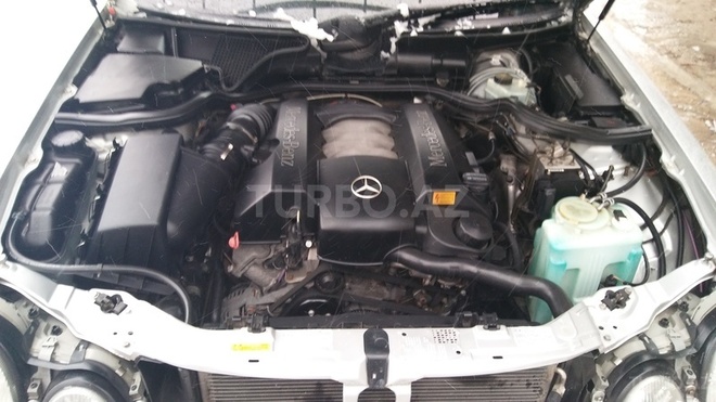 Mercedes E 240 2001, 159,983 km - 2.6 l - Bakı