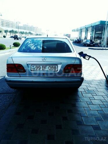 Mercedes E 240 1998, 255,000 km - 2.4 l - Bakı
