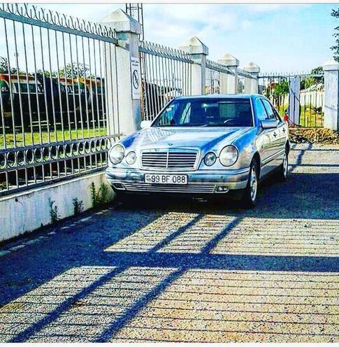 Mercedes E 240 1998, 255,000 km - 2.4 l - Bakı
