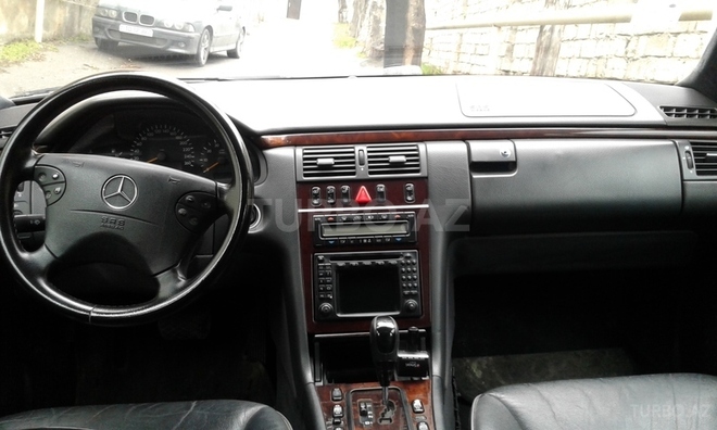 Mercedes E 240 2001, 265,678 km - 2.6 l - Bakı