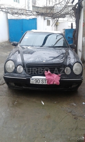 Mercedes E 240 2001, 265,678 km - 2.6 l - Bakı