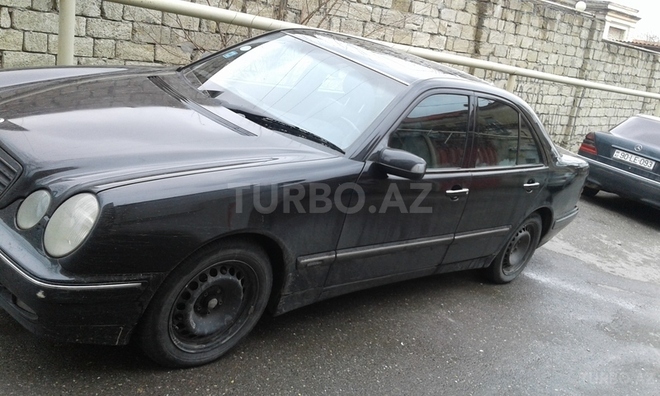 Mercedes E 240 2001, 265,678 km - 2.6 l - Bakı