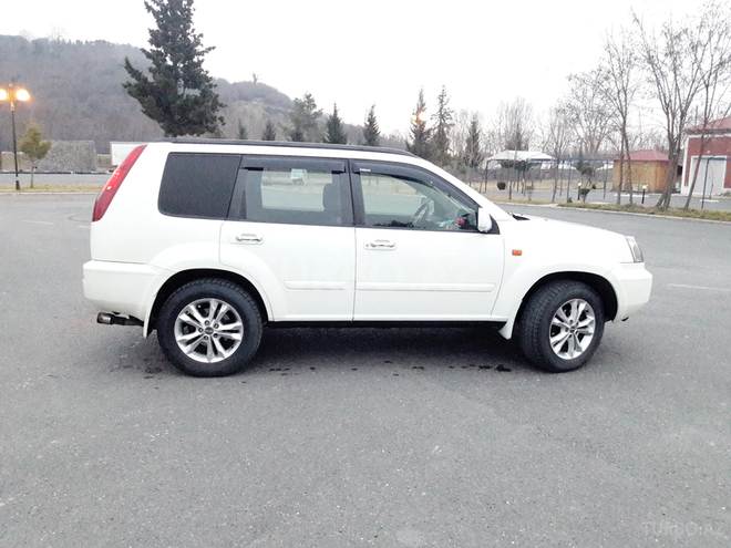 Nissan X-Trail 2002, 182,000 km - 2.0 l - Zaqatala