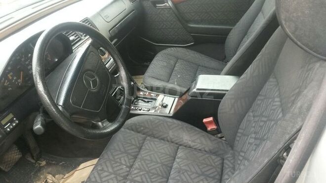 Mercedes C 220 1995, 246,000 km - 2.2 l - Bakı