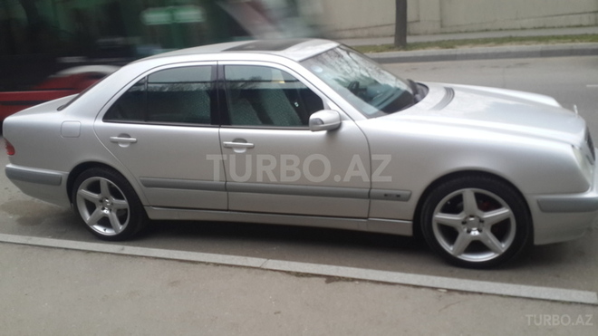 Mercedes E 200 2000, 228,000 km - 2.0 l - Bakı