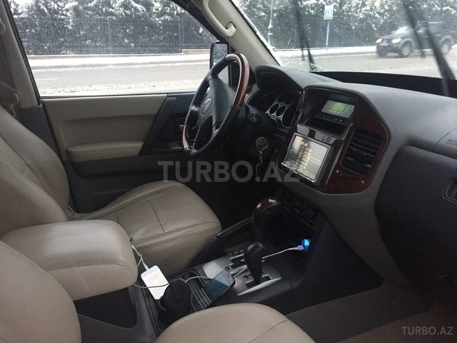 Mitsubishi Pajero 2006, 118,000 km - 3.0 л - Bakı