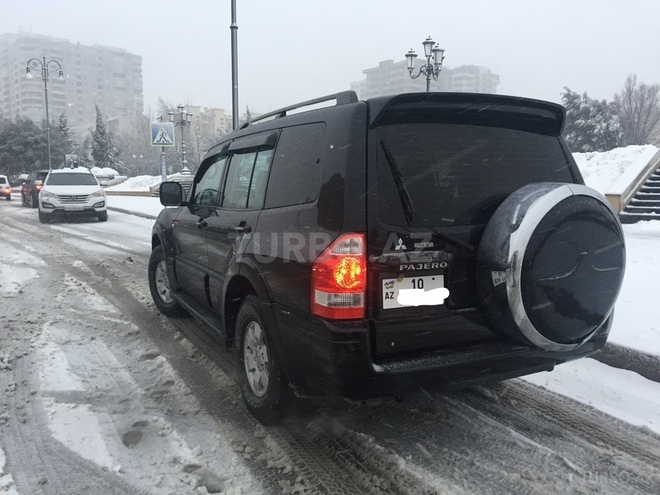Mitsubishi Pajero 2006, 118,000 km - 3.0 л - Bakı