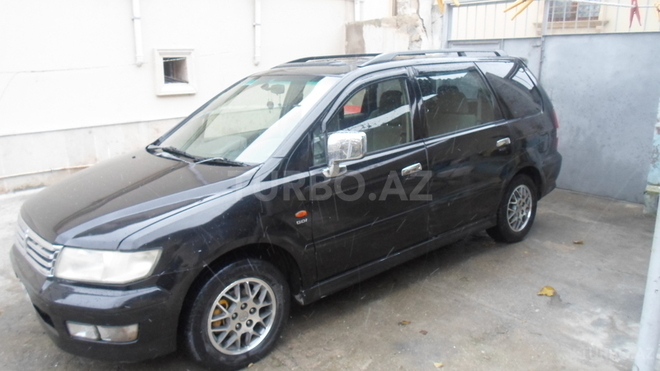 Mitsubishi Chariot 2000, 241,000 km - 2.4 l - Bakı
