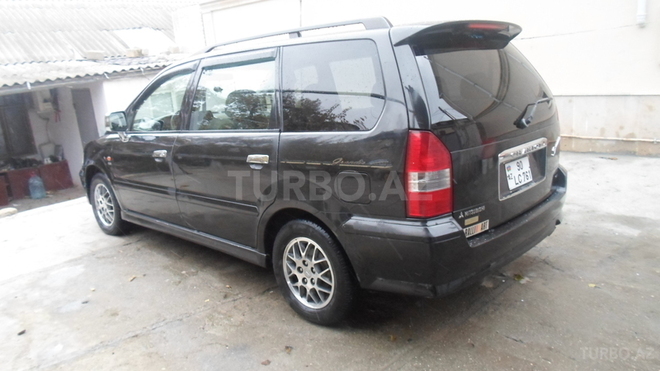 Mitsubishi Chariot 2000, 241,000 km - 2.4 l - Bakı