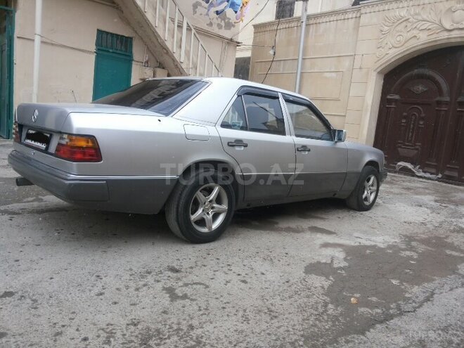 Mercedes E 250 1992, 255,000 km - 2.5 л - Bakı