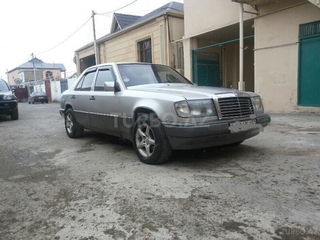 Mercedes E 250 1992, 255,000 km - 2.5 л - Bakı