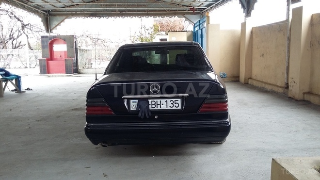 Mercedes E 220 1993, 511,200 km - 0.3 l - Dəliməmmədli