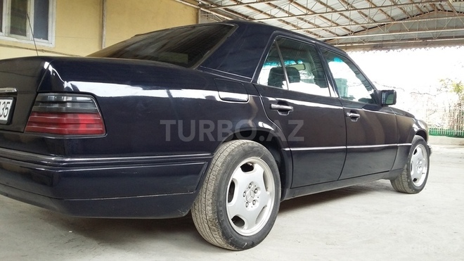 Mercedes E 220 1993, 511,200 km - 0.3 l - Dəliməmmədli