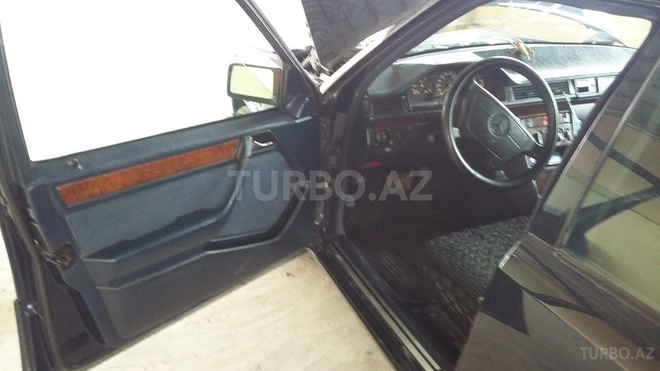 Mercedes E 220 1993, 511,200 km - 0.3 l - Dəliməmmədli