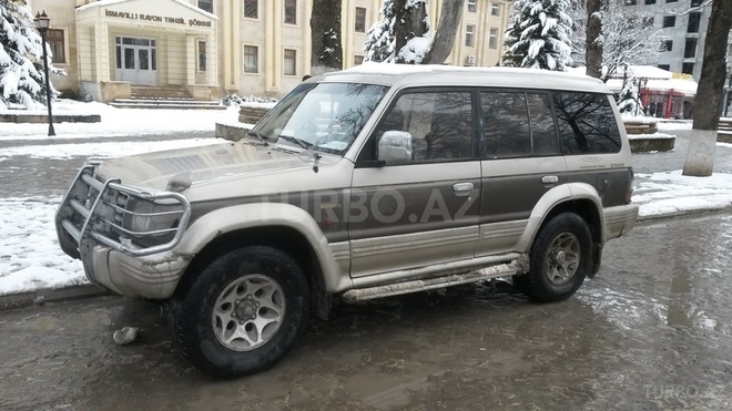 Mitsubishi Pajero 1992, 397,000 km - 0.3 л - İsmayıllı