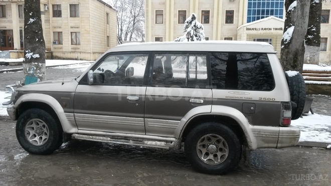 Mitsubishi Pajero 1992, 397,000 km - 0.3 л - İsmayıllı